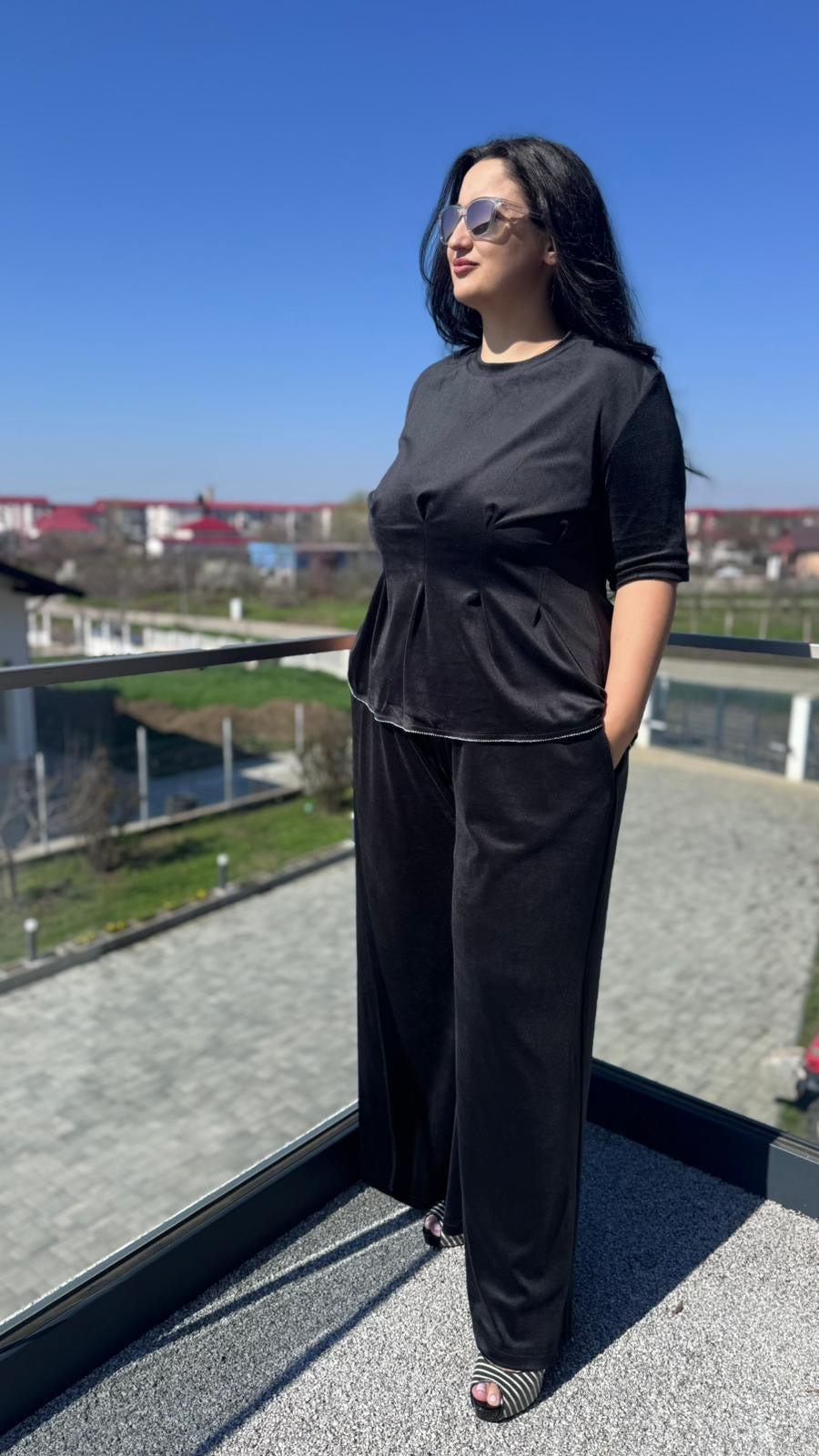 Compleu Atitudine cu mânecă scurtă