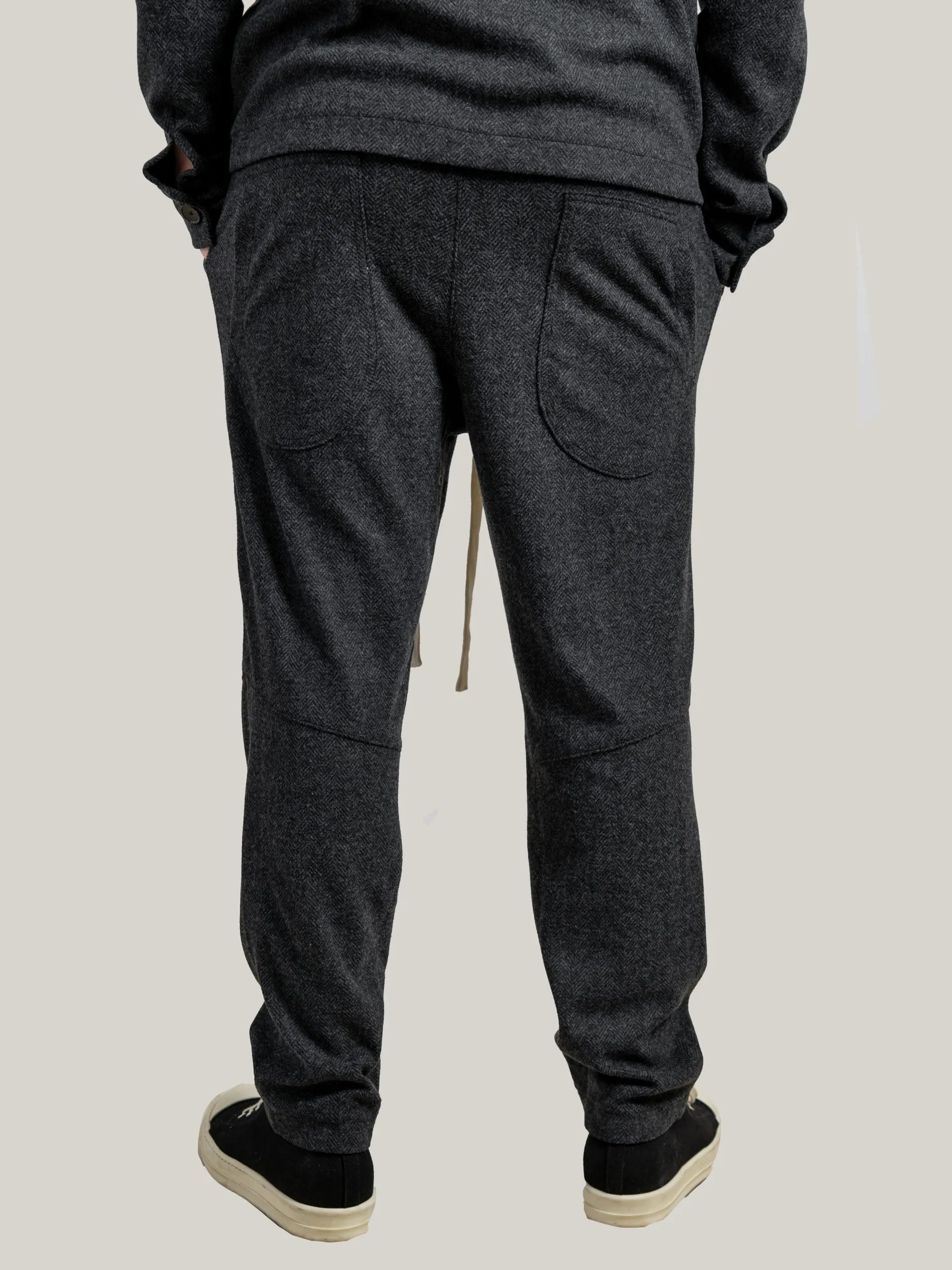 Pantaloni antracit casual,buzunare mari la spate, conici