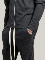 Compleu antracit casual, bluza cu fermoar și guler ,pantalon cu talie elastica si snur