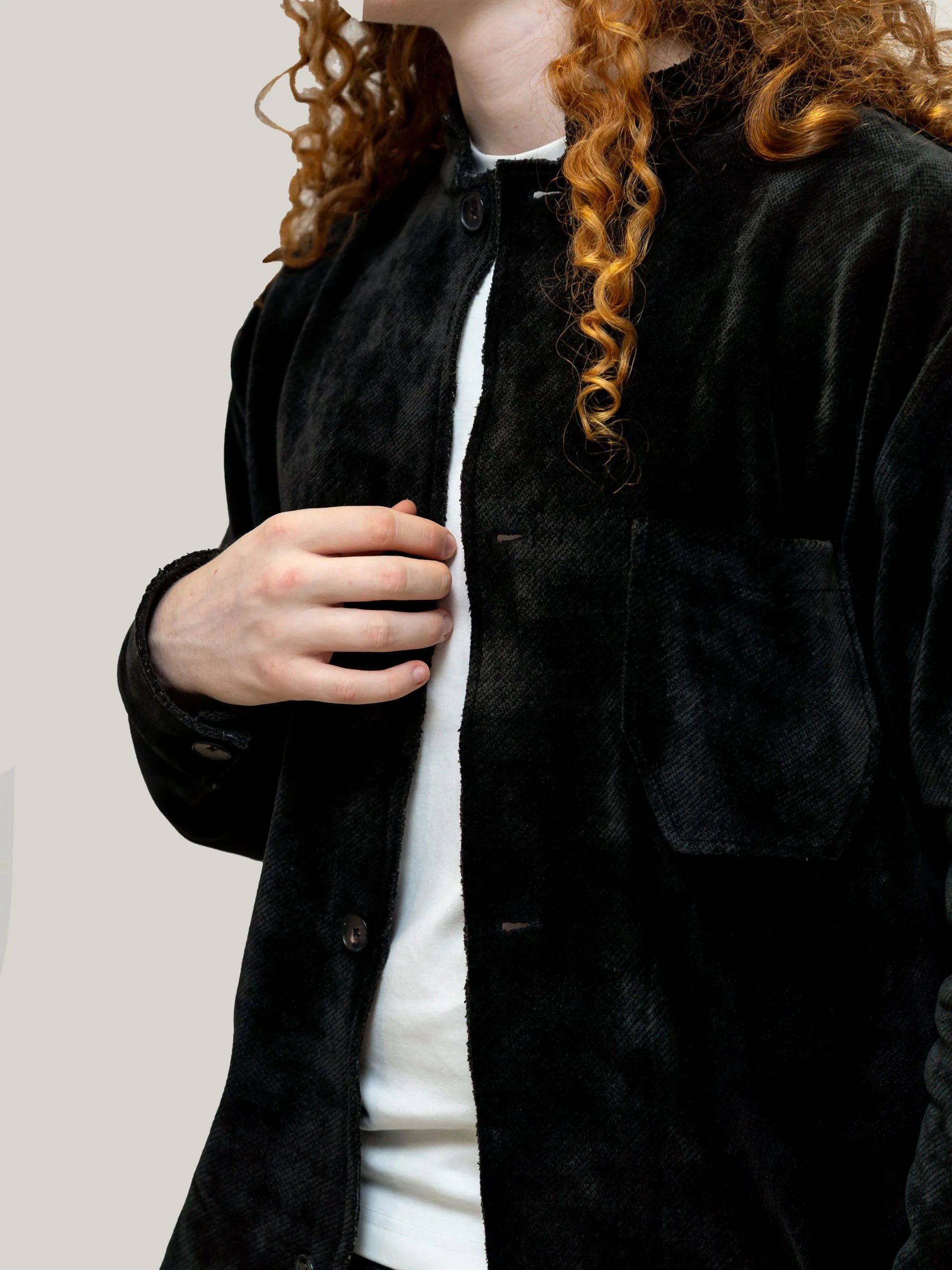 Compleu negru din raiat elastic, tunică cu nasturi și pantaloni casual ELESI